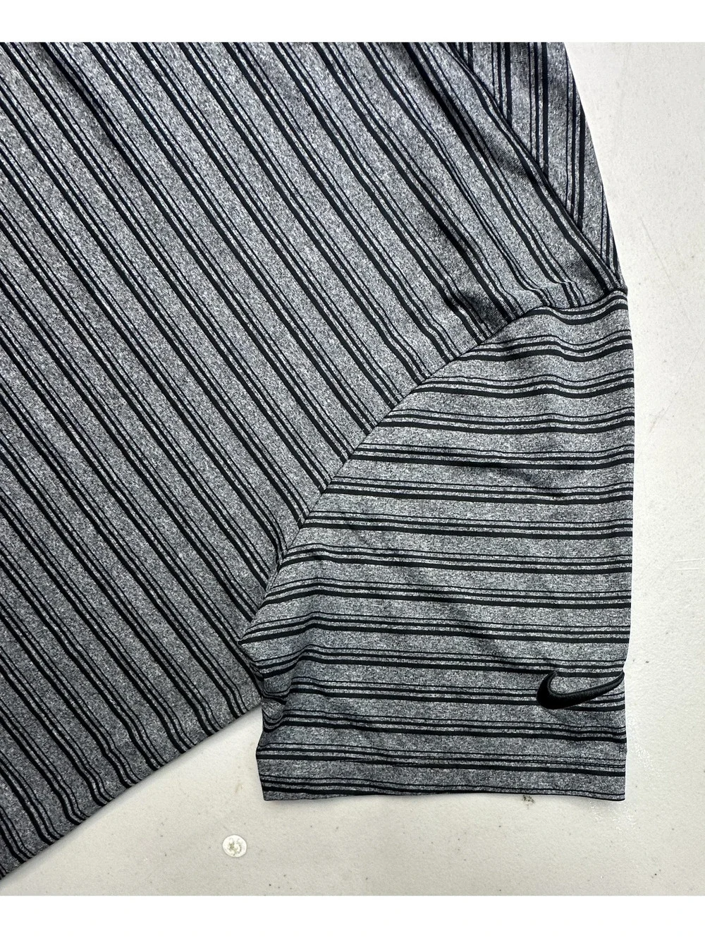 Nike Dri-FIT Golf Polo Men’s L Gray Black Striped Performance Stretch Shirt
